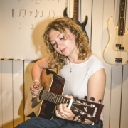 Elev på gitarr